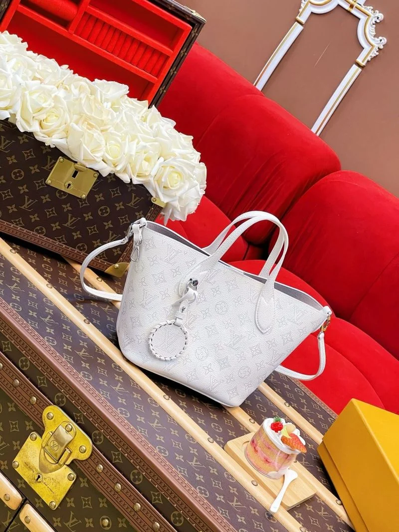 Stylish Louis Vuitton Shopping Bags 40457