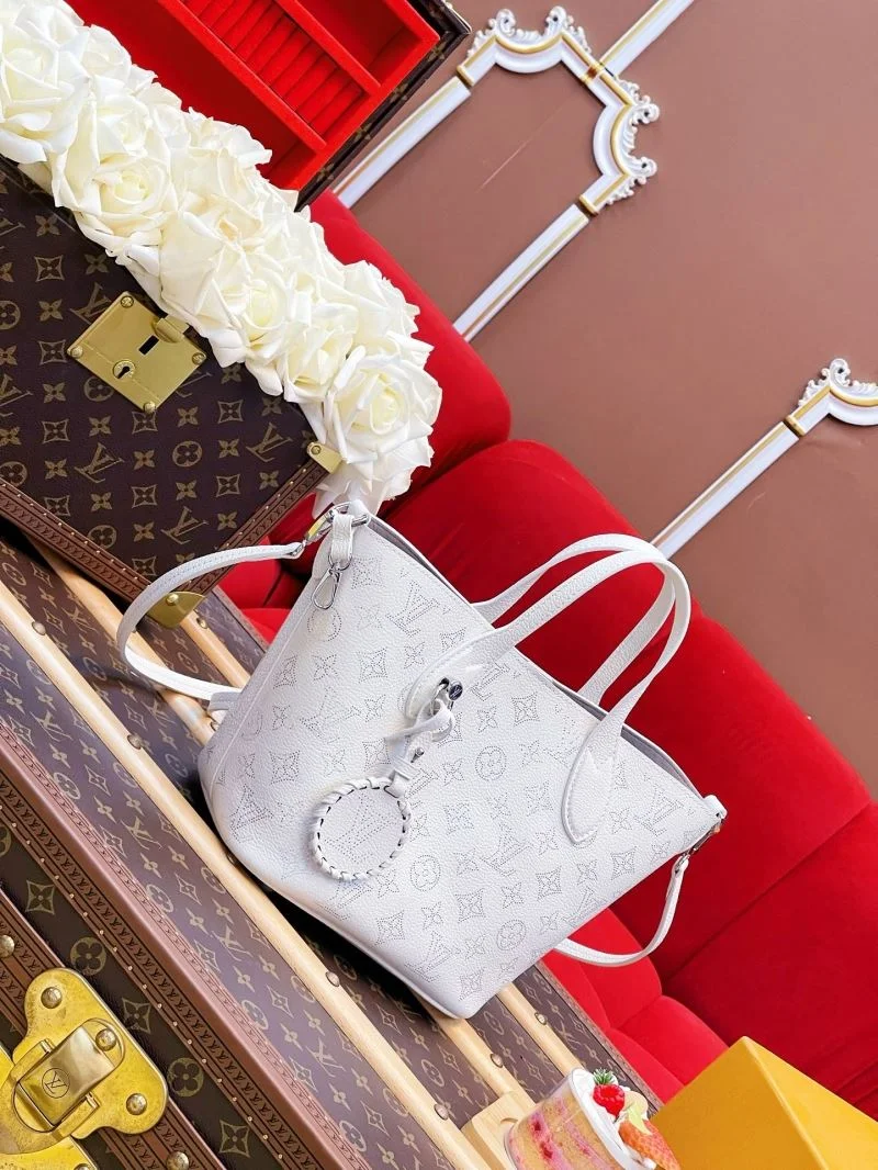 Stylish Louis Vuitton Shopping Bags 40457