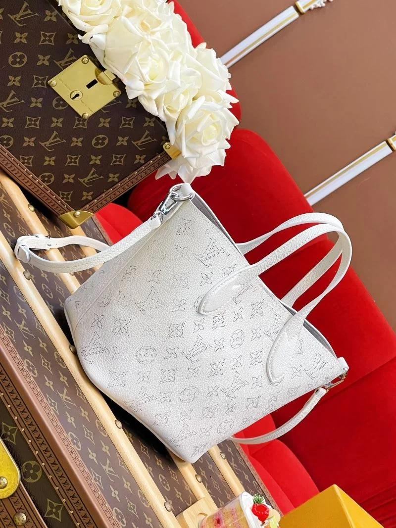 Stylish Louis Vuitton Shopping Bags 40457