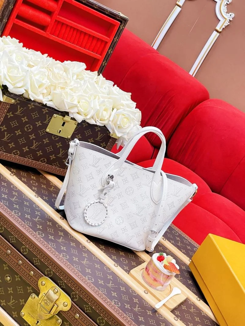 Stylish Louis Vuitton Shopping Bags 40457
