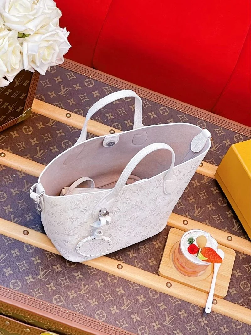 Stylish Louis Vuitton Shopping Bags 40457