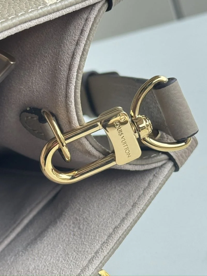 Attractive Louis Vuitton Shopping Bags 49273
