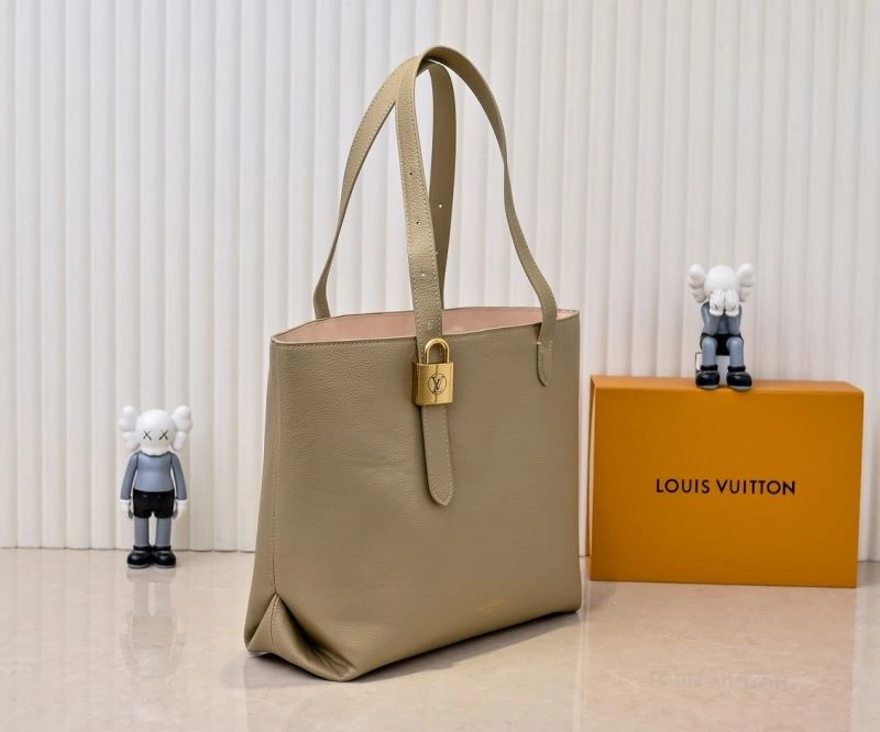 Louis Vuitton Shopping Bags Sleek 79522