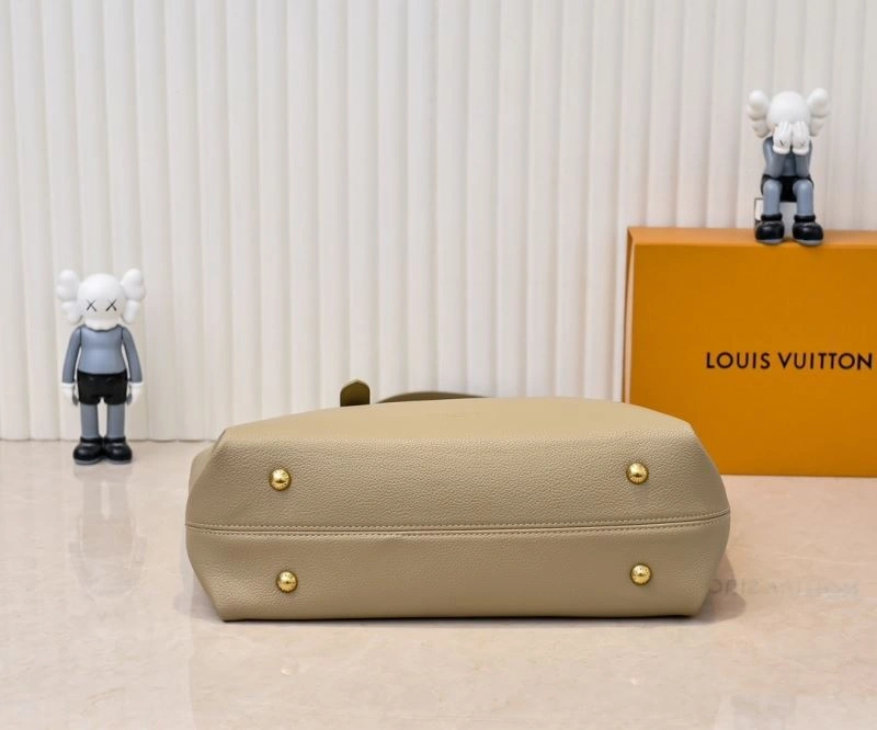 Louis Vuitton Shopping Bags Sleek 79522