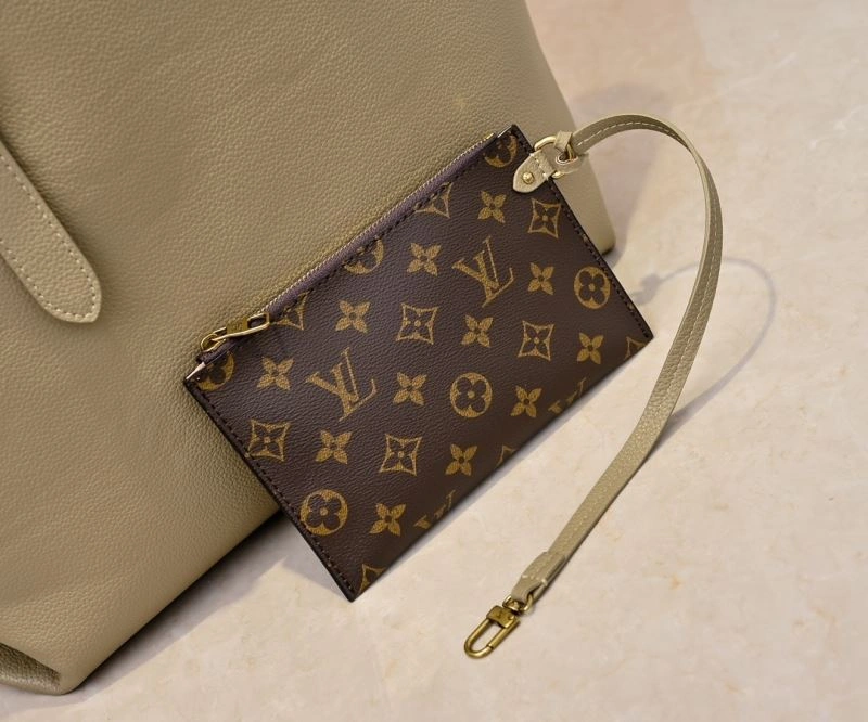 Louis Vuitton Shopping Bags Sleek 79522