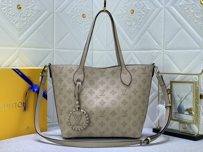 ModernLook Louis Vuitton Shopping Bags 79494