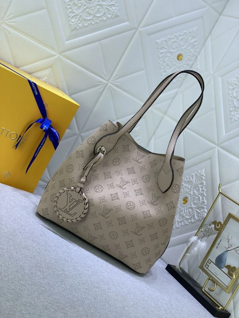 ModernLook Louis Vuitton Shopping Bags 79494