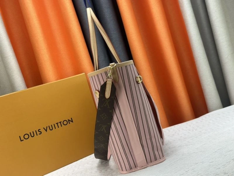 WeatherProof Louis Vuitton Shopping Bags 79456
