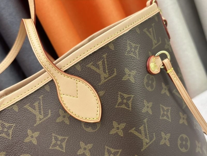 WeatherProof Louis Vuitton Shopping Bags 79456