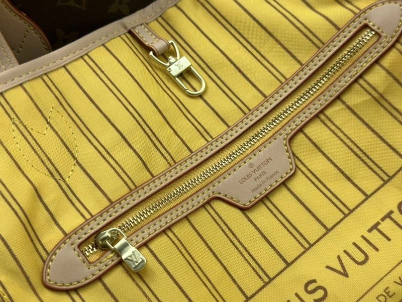 Functional Louis Vuitton Shopping Bags 79473
