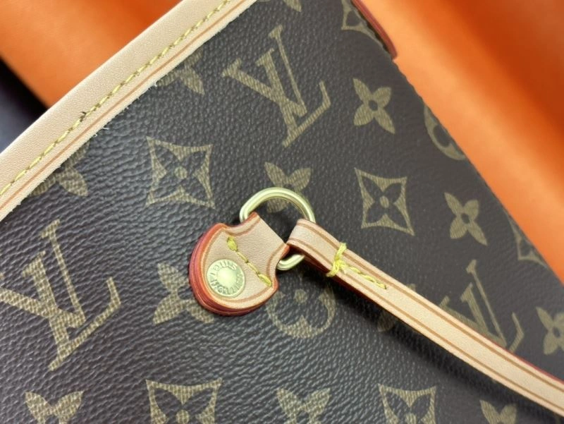 Functional Louis Vuitton Shopping Bags 79473