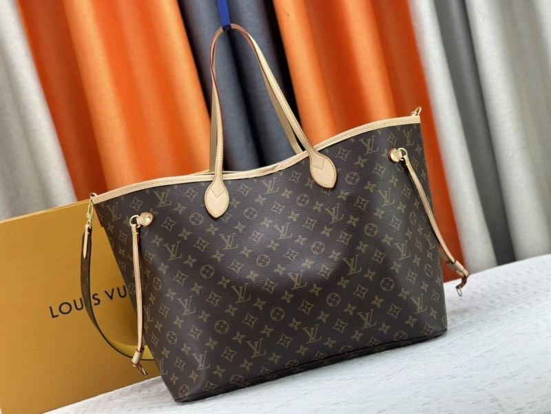 Functional Louis Vuitton Shopping Bags 79473