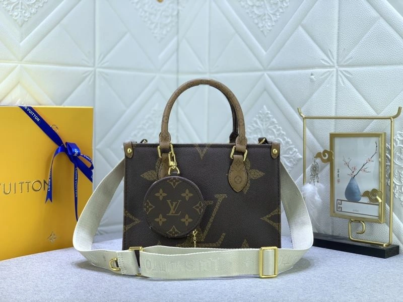 Louis Vuitton Shopping Bags Attractive 79448