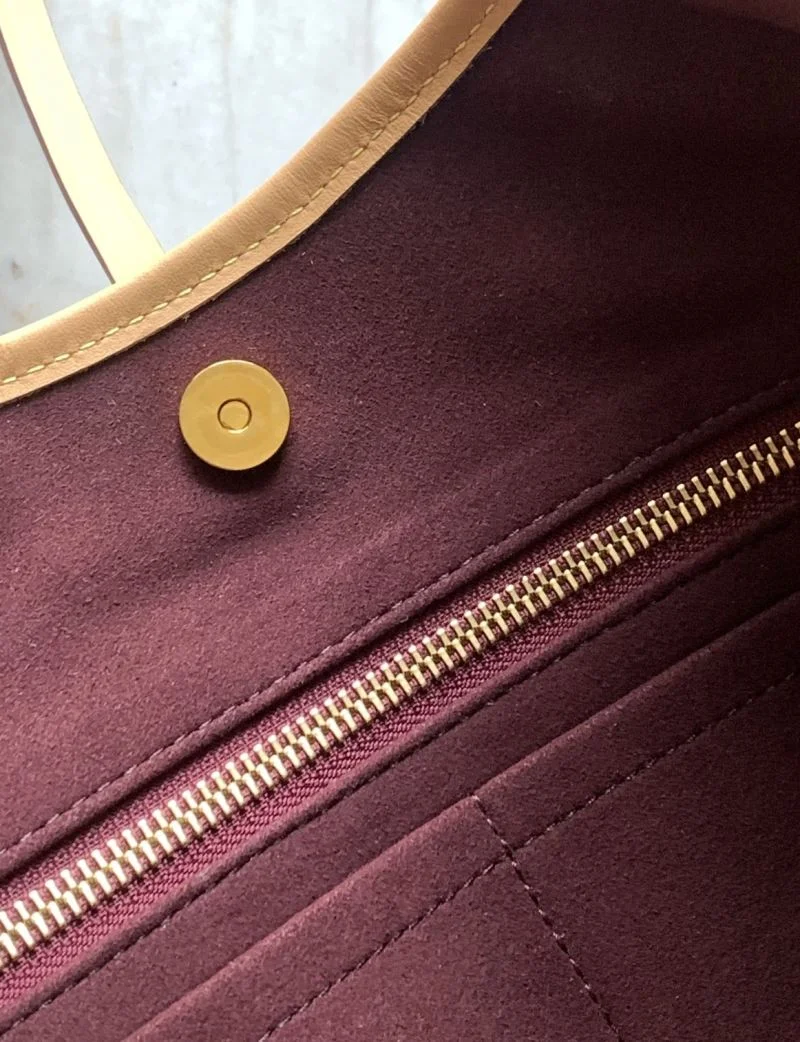 Louis Vuitton Shopping Bags Effortless 39523