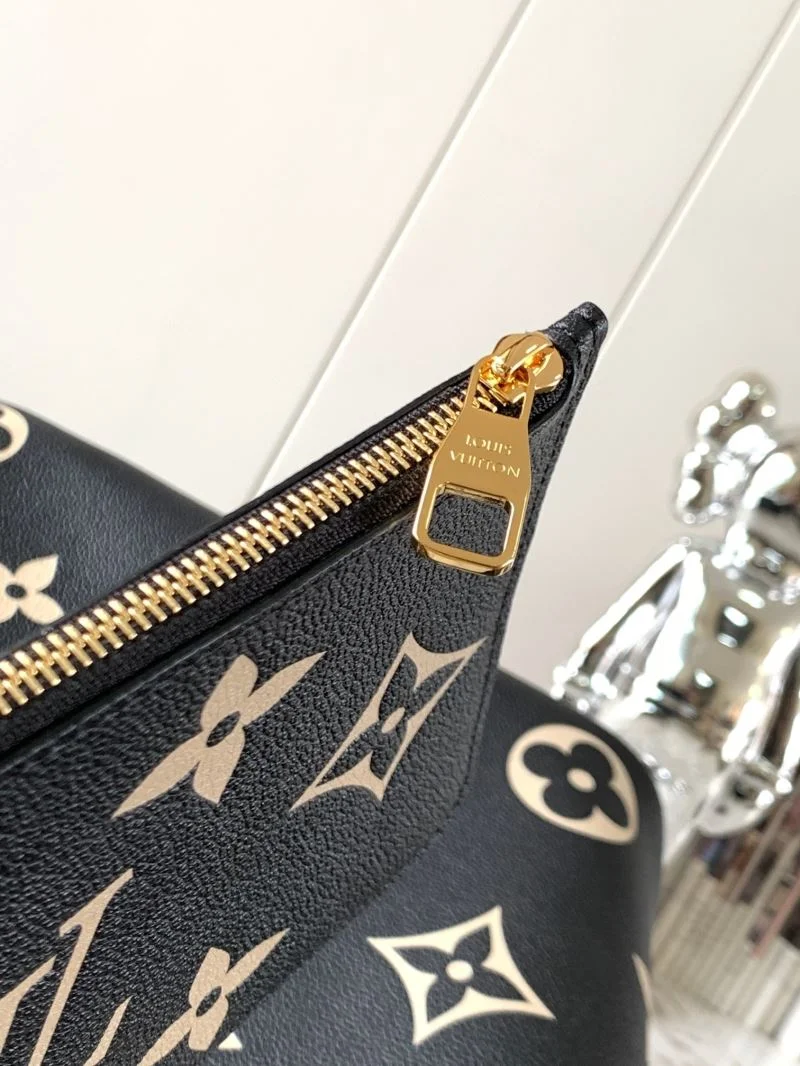 UrbanStyle Louis Vuitton Shopping Bags 39530