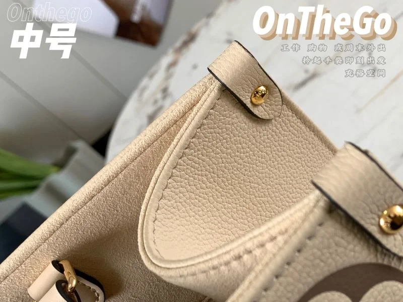 Louis Vuitton Shopping Bags Sporty 39544