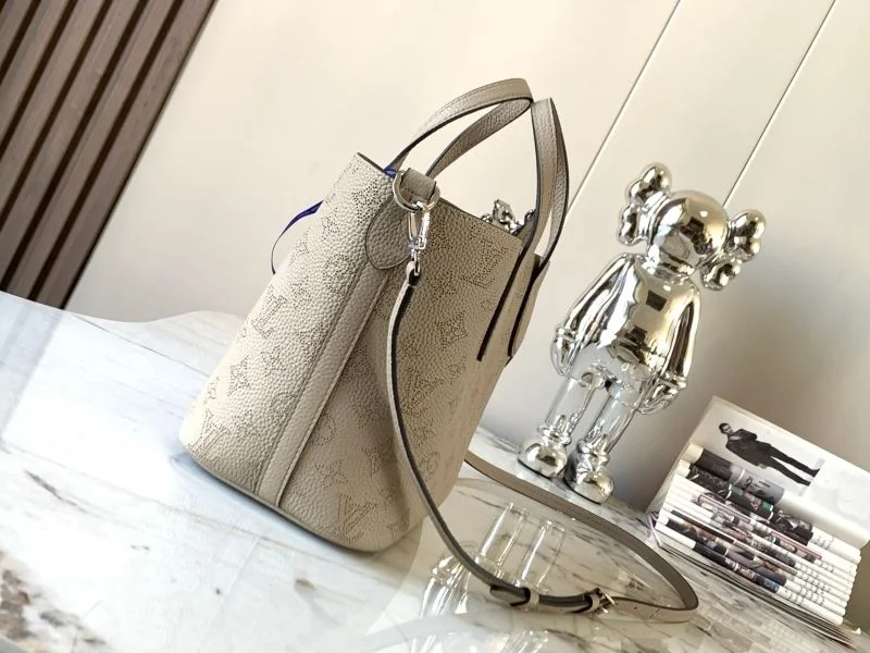 Louis Vuitton Shopping Bags Unisex 39519