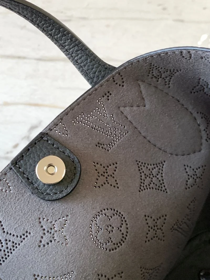 Contemporary Louis Vuitton Shopping Bags 39533