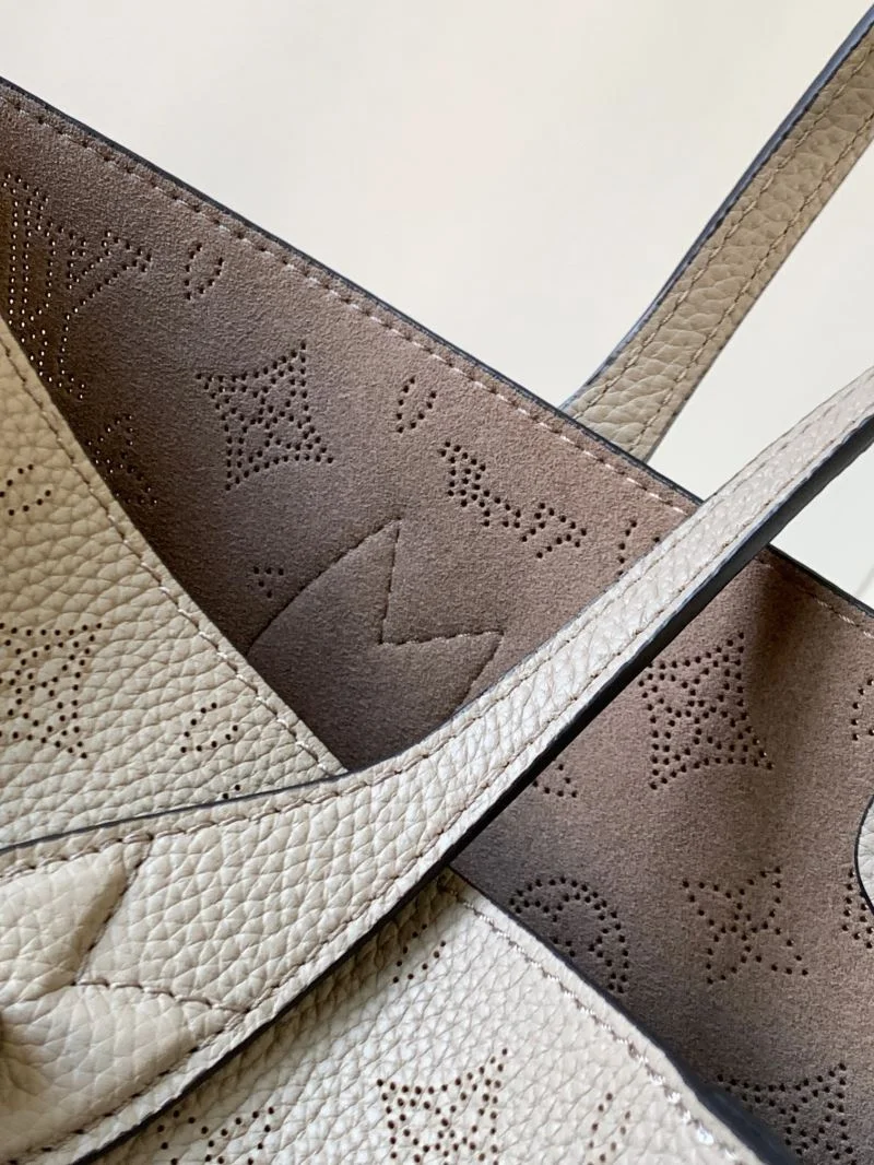 Louis Vuitton Shopping Bags Bold 39537