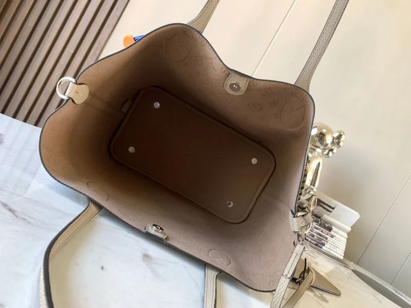 Louis Vuitton Shopping Bags Bold 39537