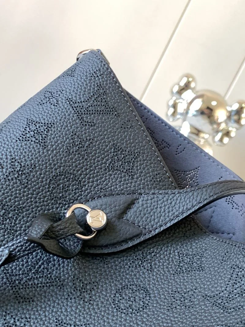 RelaxedFit Louis Vuitton Shopping Bags 39532