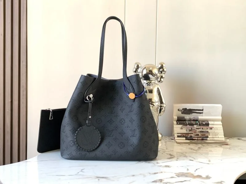 RelaxedFit Louis Vuitton Shopping Bags 39532