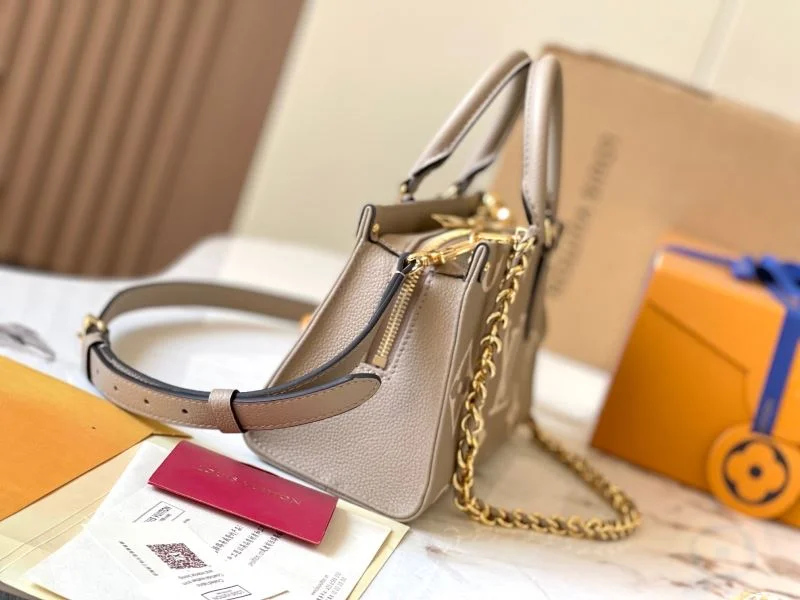 Chic Louis Vuitton Shopping Bags 39578