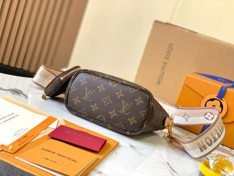 TechFriendly Louis Vuitton Shopping Bags 39520