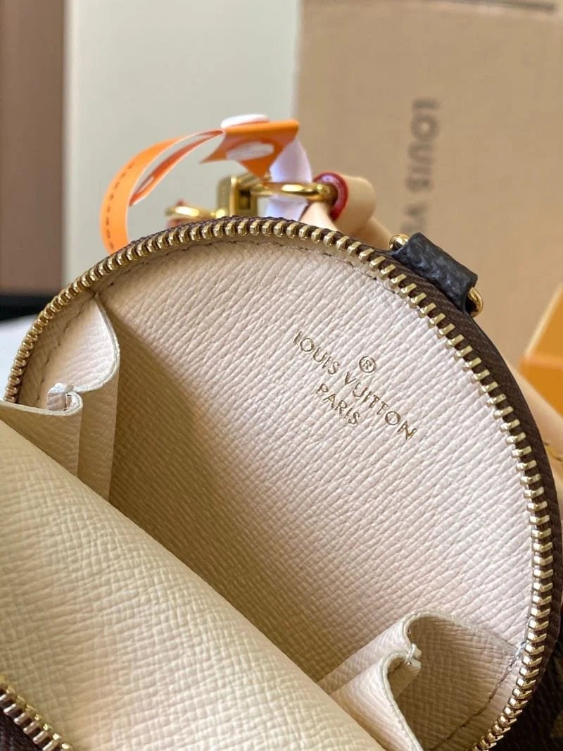 TechFriendly Louis Vuitton Shopping Bags 39520