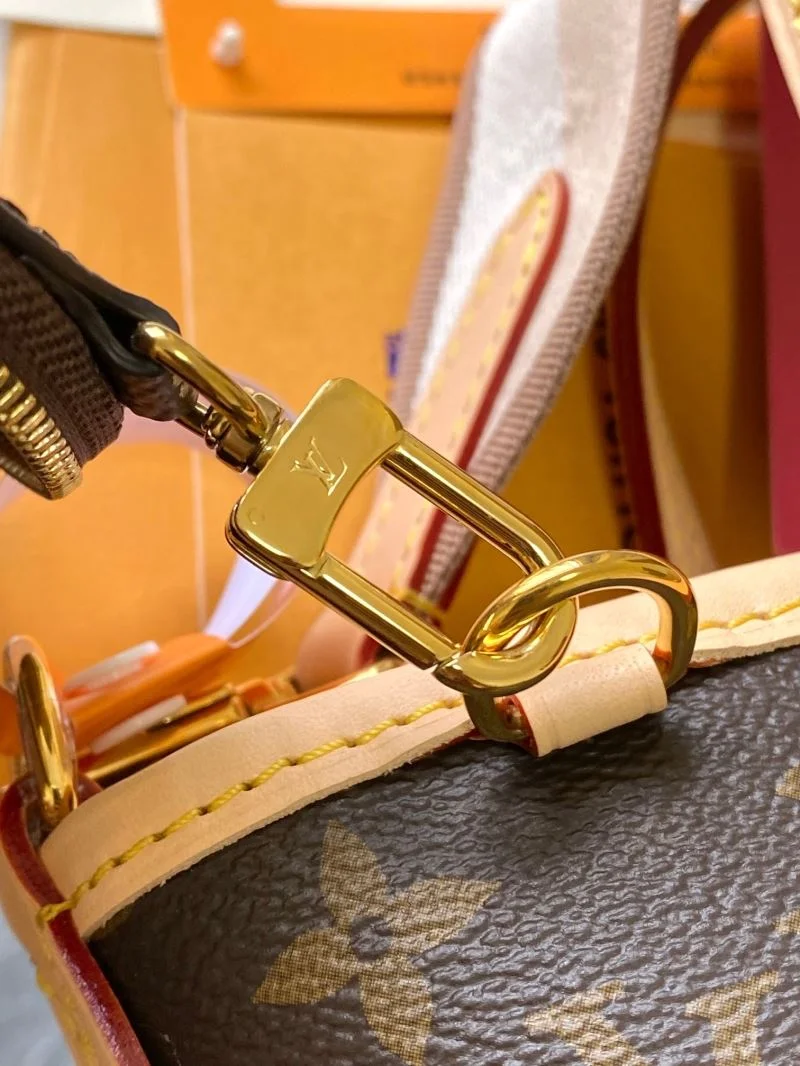 TechFriendly Louis Vuitton Shopping Bags 39520