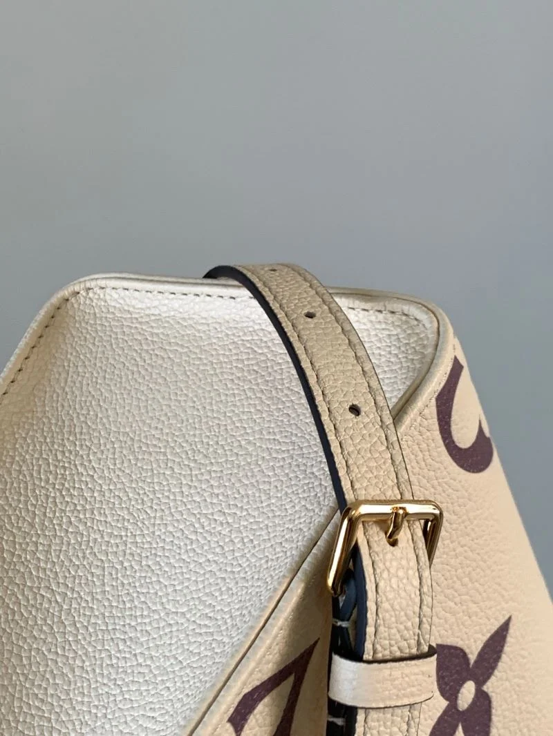 Louis Vuitton Shopping Bags RelaxedFit 39494