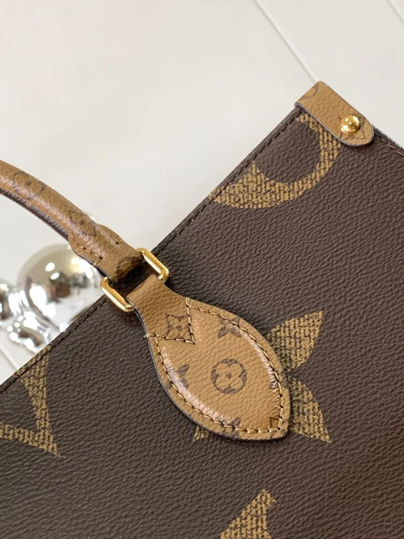 Louis Vuitton Shopping Bags EyeCatching 39497