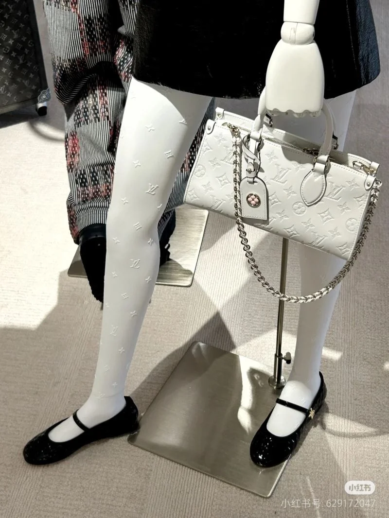 EasyMatch Louis Vuitton Shopping Bags 39483