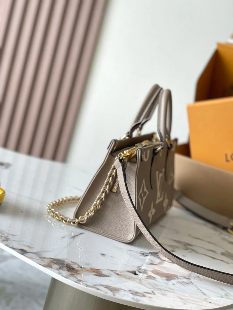 Unisex Louis Vuitton Shopping Bags 39477