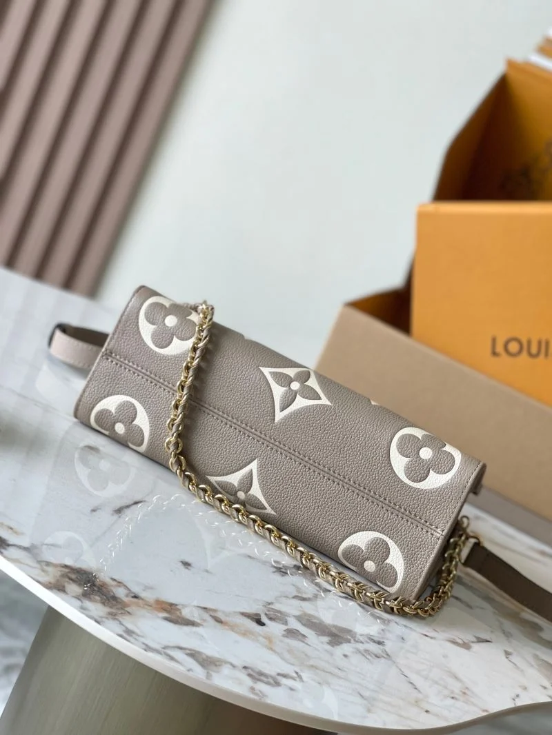 Unisex Louis Vuitton Shopping Bags 39477