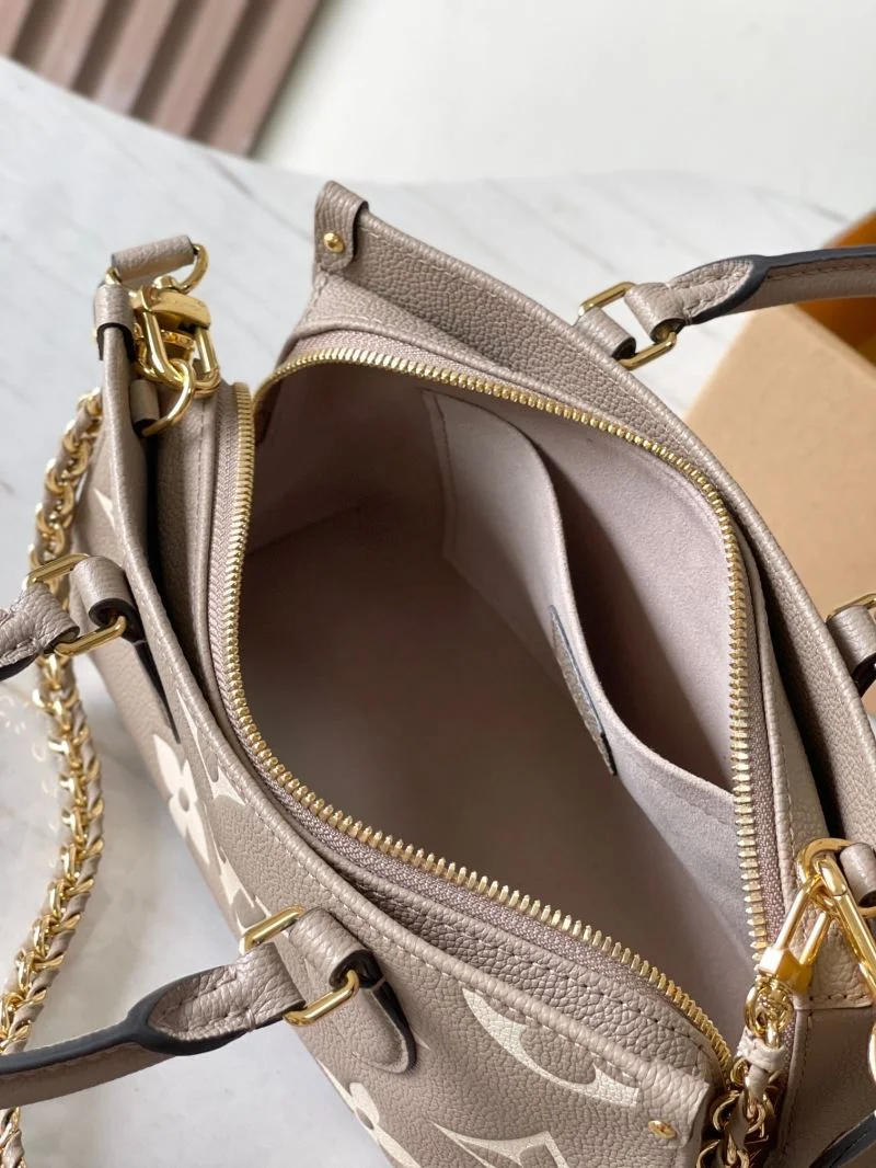 Unisex Louis Vuitton Shopping Bags 39477