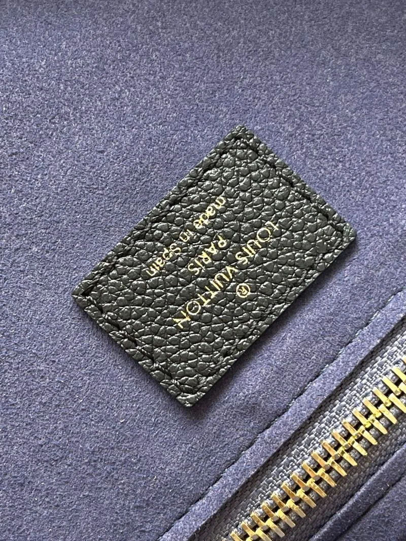 Breathable Louis Vuitton Shopping Bags 39478