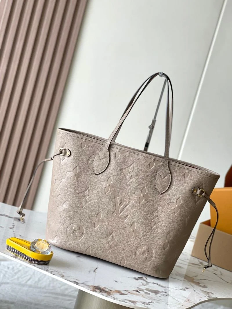 Minimalist Louis Vuitton Shopping Bags 39476