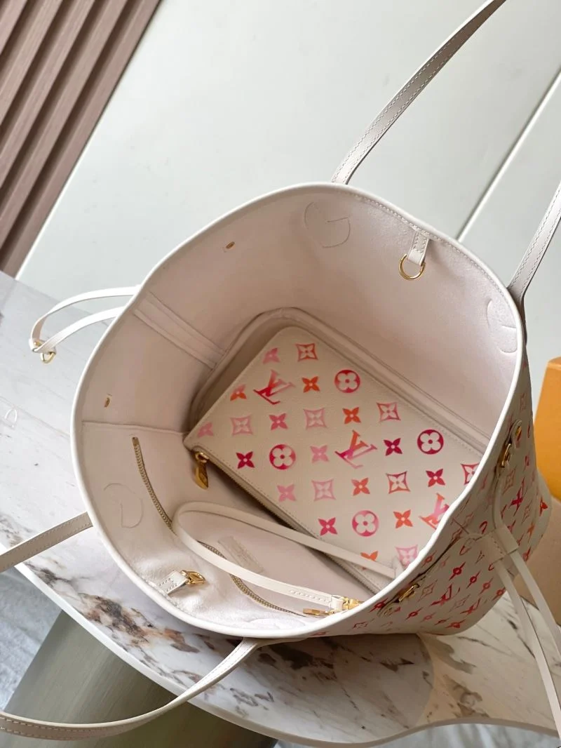 SportInspired Louis Vuitton Shopping Bags 39465