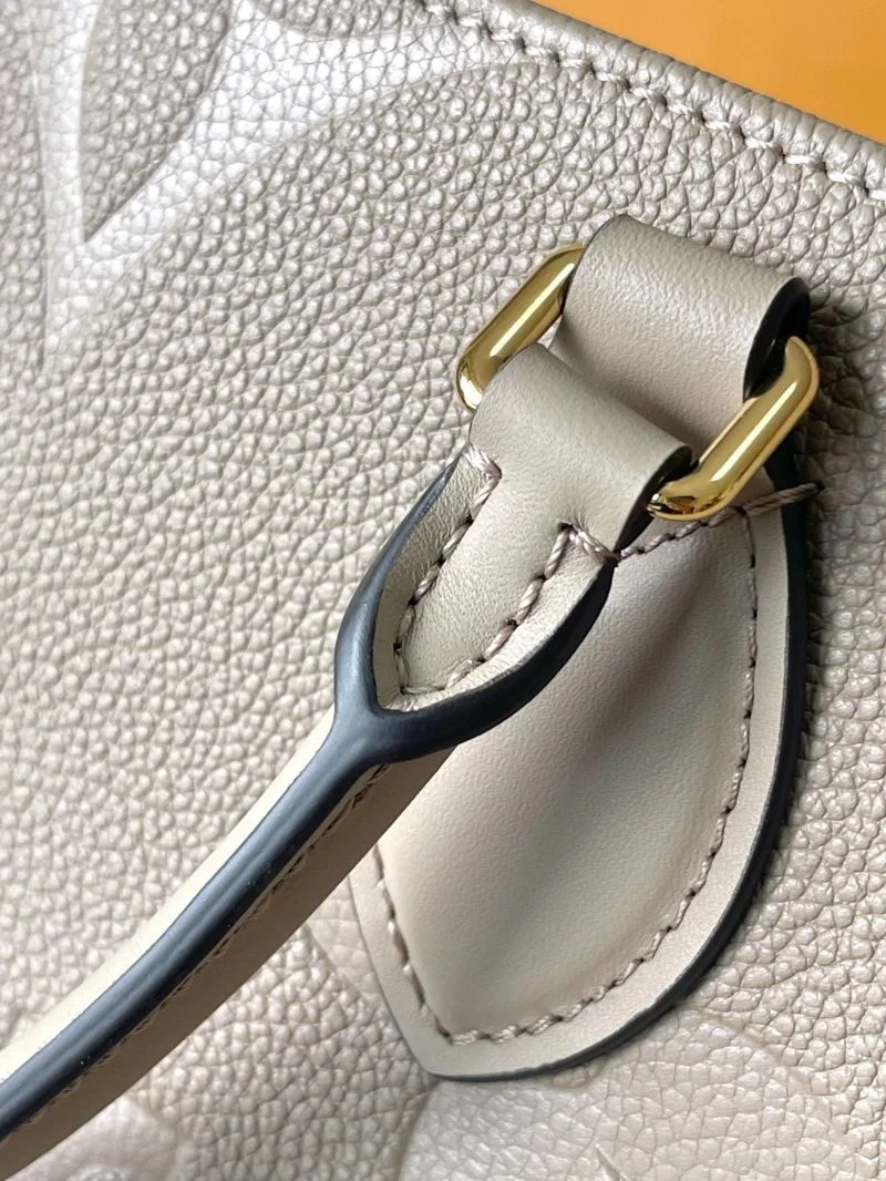 Lightweight Louis Vuitton Shopping Bags 39460