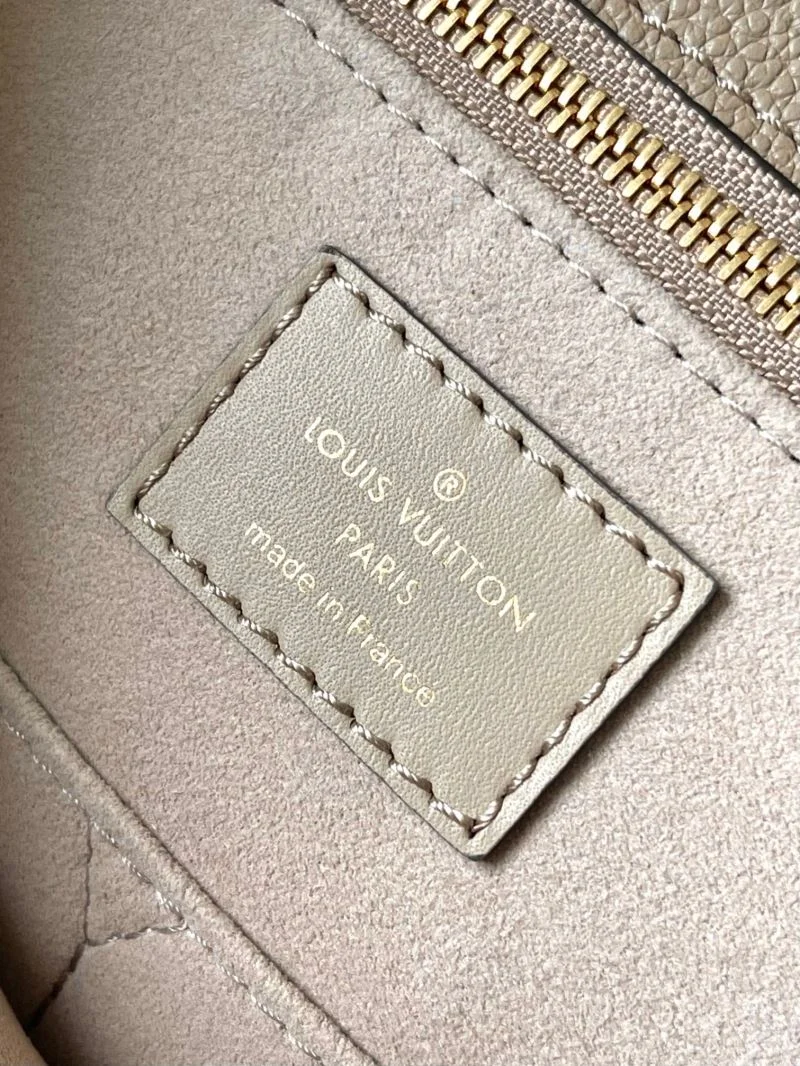 Lightweight Louis Vuitton Shopping Bags 39460