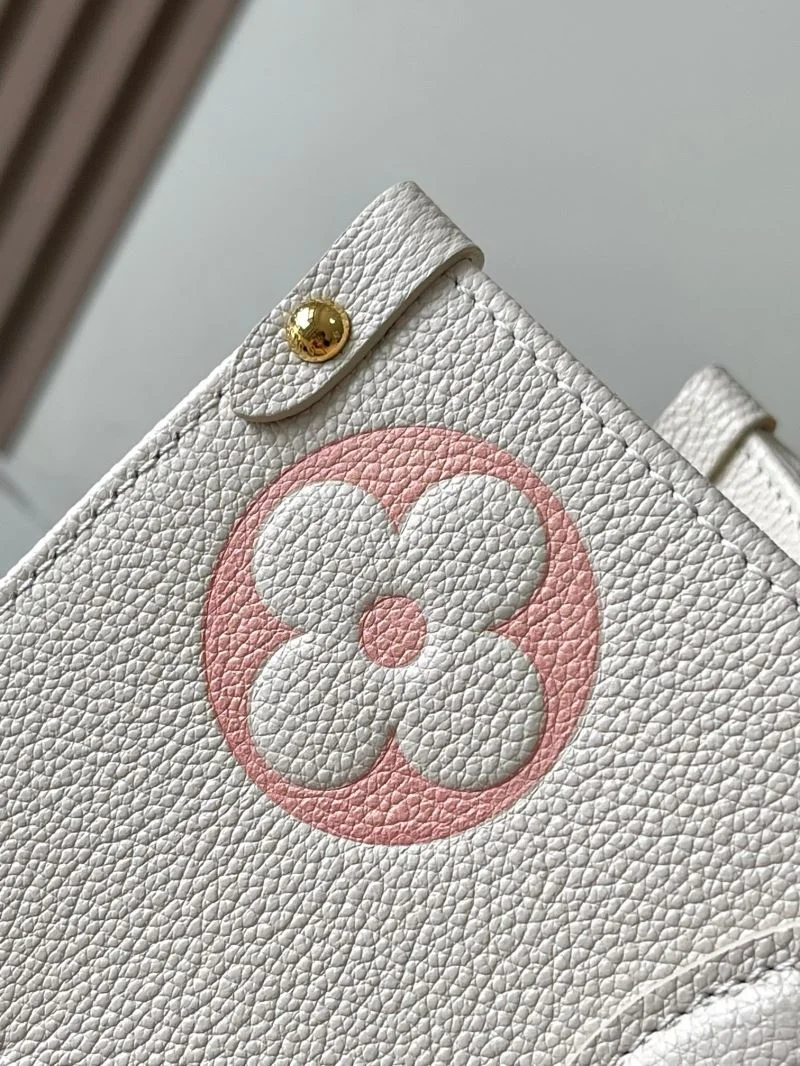 Breathable Louis Vuitton Shopping Bags 39482