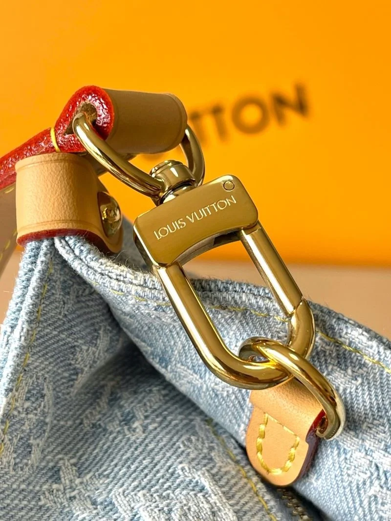 Breathable Louis Vuitton Shopping Bags 39455
