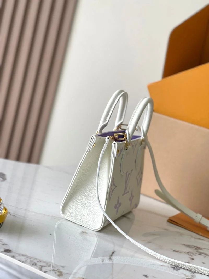 Lightweight Louis Vuitton Shopping Bags 39445