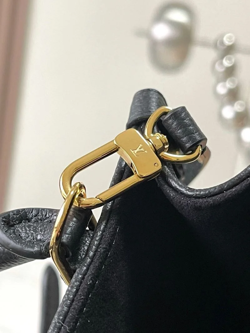 Lightweight Louis Vuitton Shopping Bags 39467