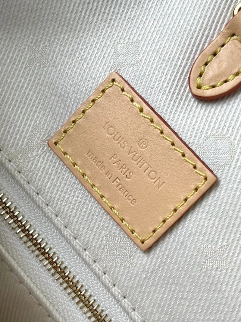 Functional Louis Vuitton Shopping Bags 39461
