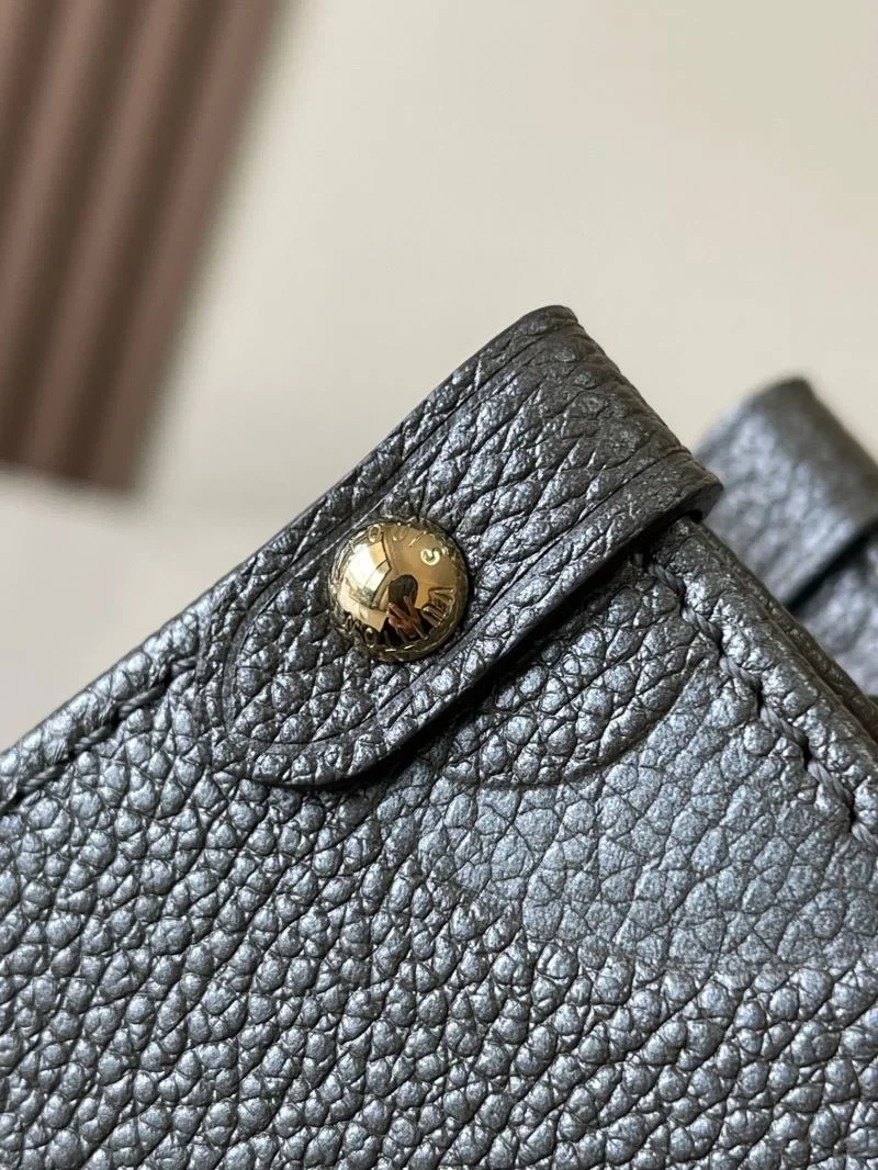 Lightweight Louis Vuitton Shopping Bags 39457