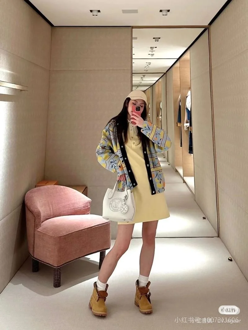 Durable Louis Vuitton Shopping Bags 39434
