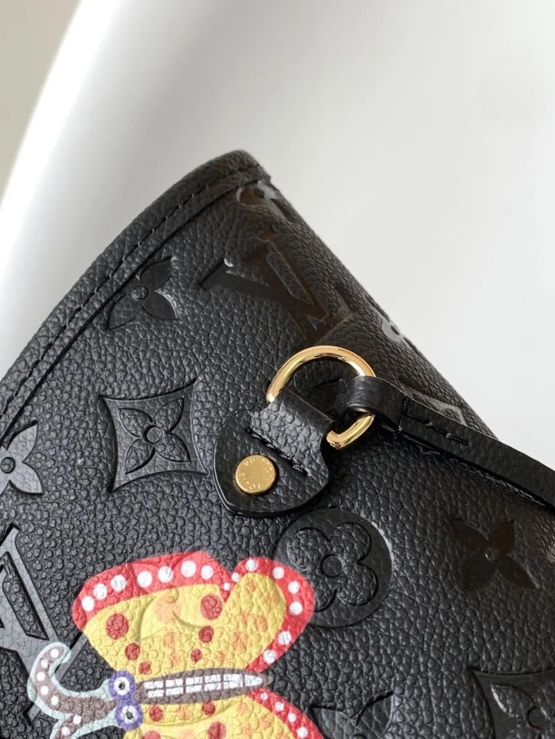 Bright Louis Vuitton Shopping Bags 39423