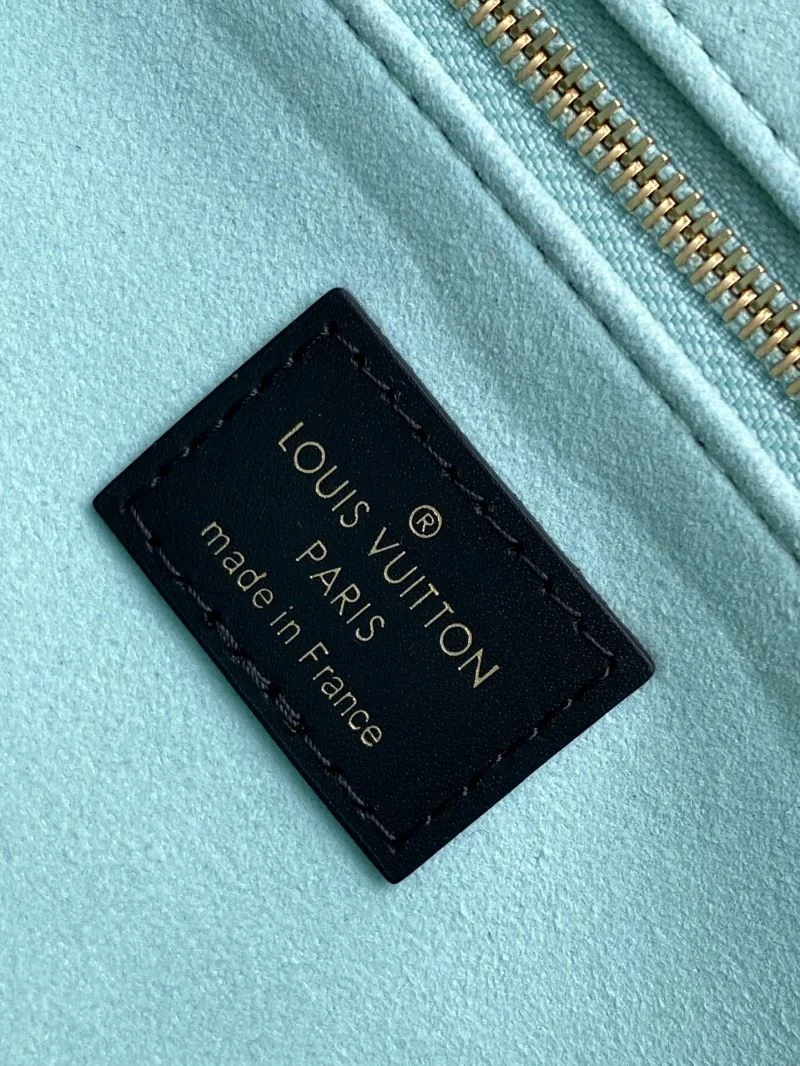 Stretchable Louis Vuitton Shopping Bags 39425